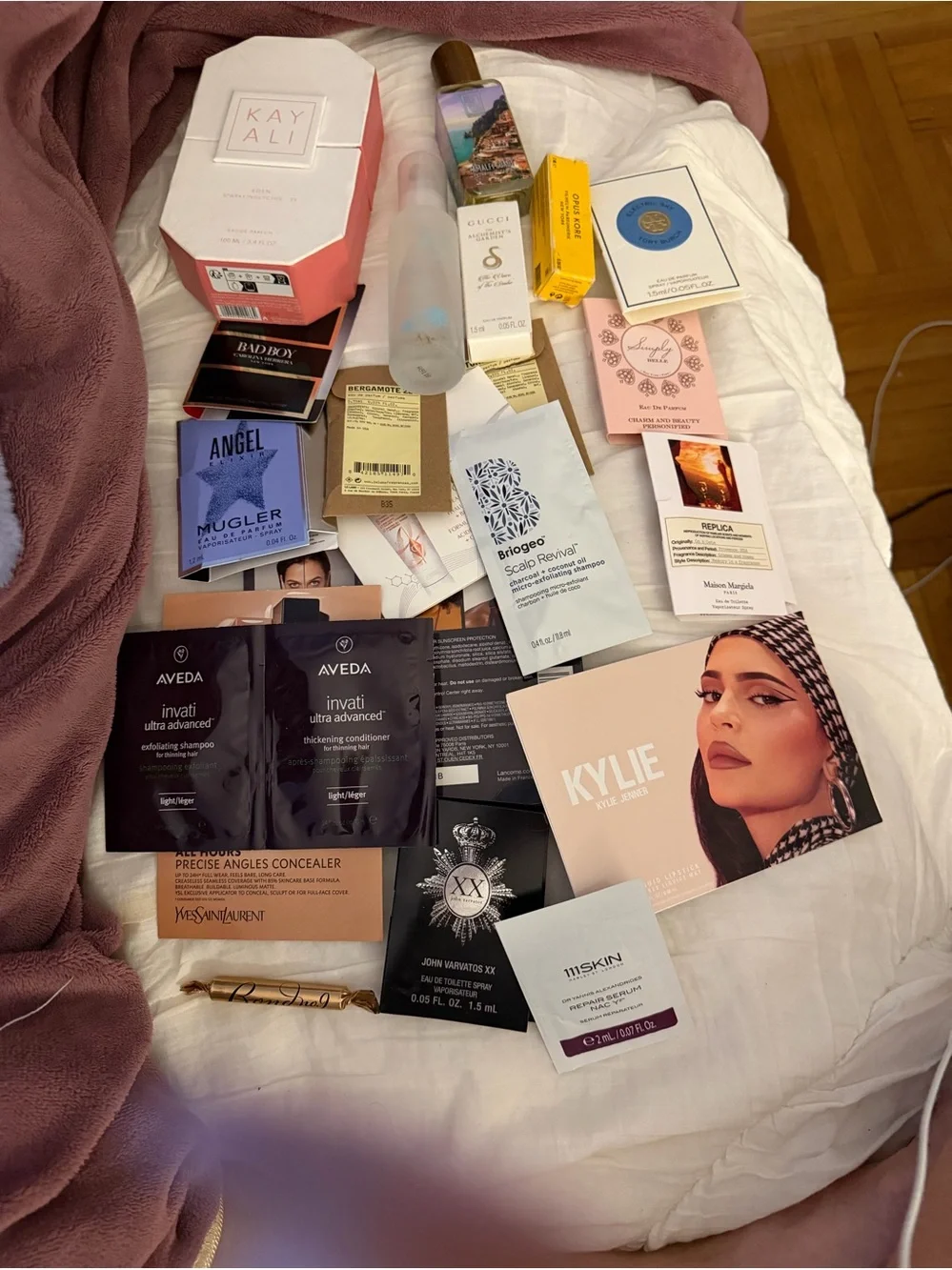 Assorted Beauty & Fragrance Sample Lot - Neutral, Pink, Gold Accents